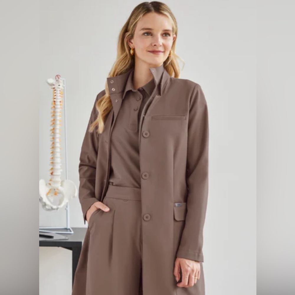FIGSPRO High Collar Lab Coat - small